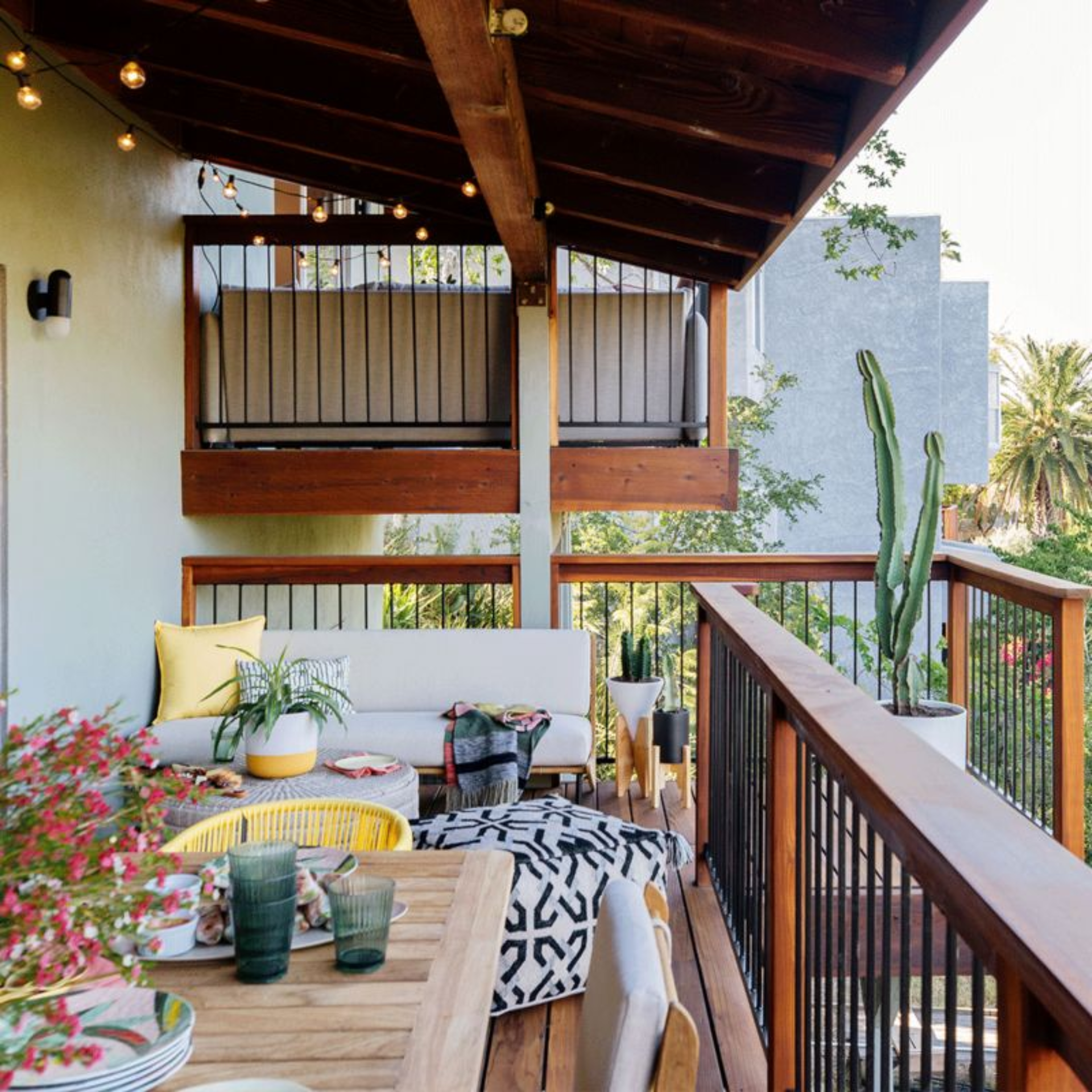 MID CENTURY MODERN